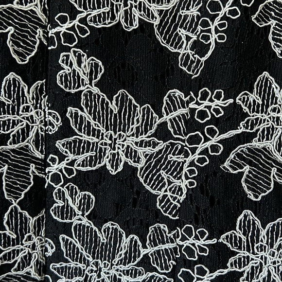 Ann Taylor Floral Dress - Size 00P - Picture 8 of 8